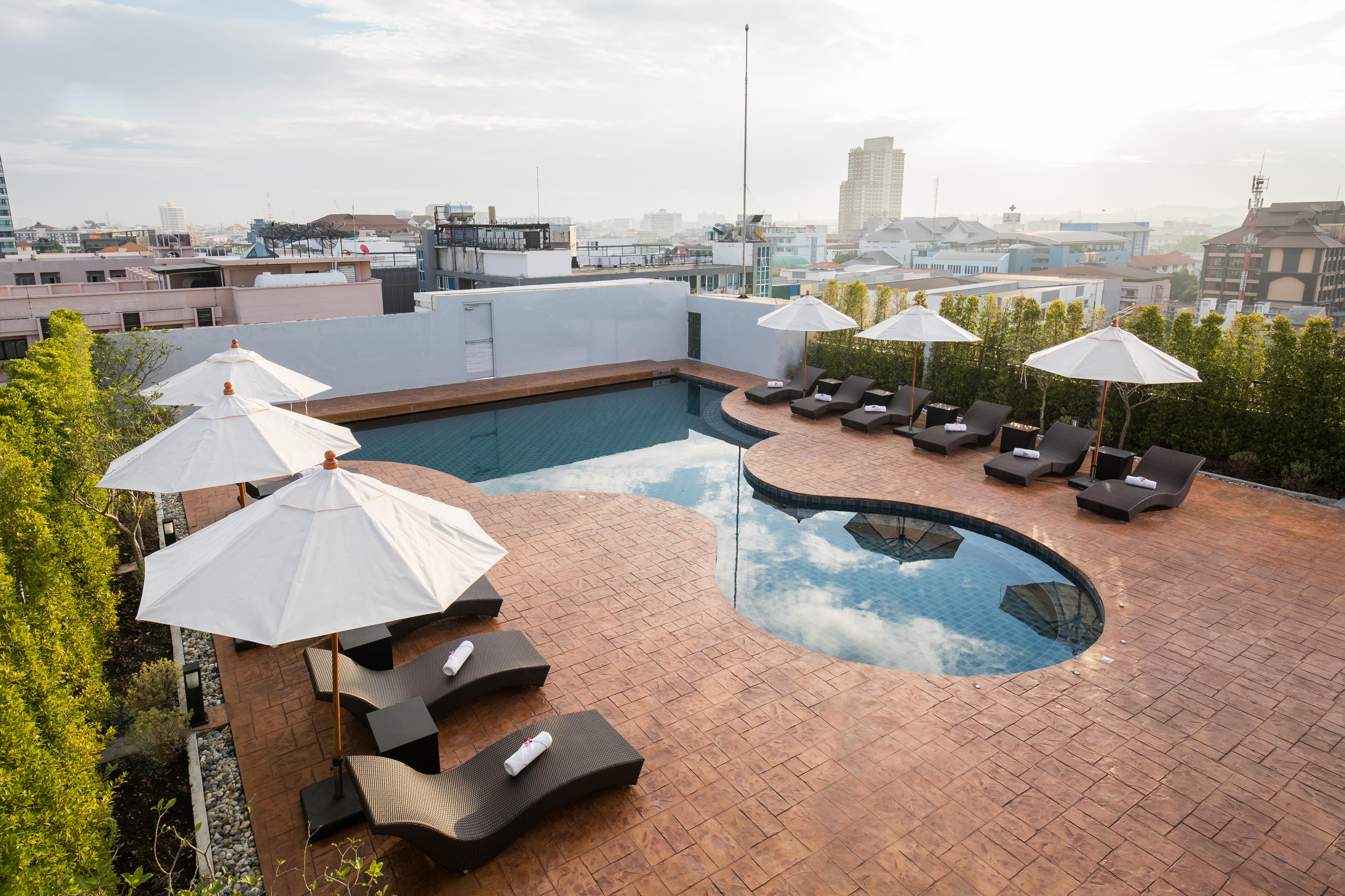 Journeyhub Pattaya Central Extérieur photo