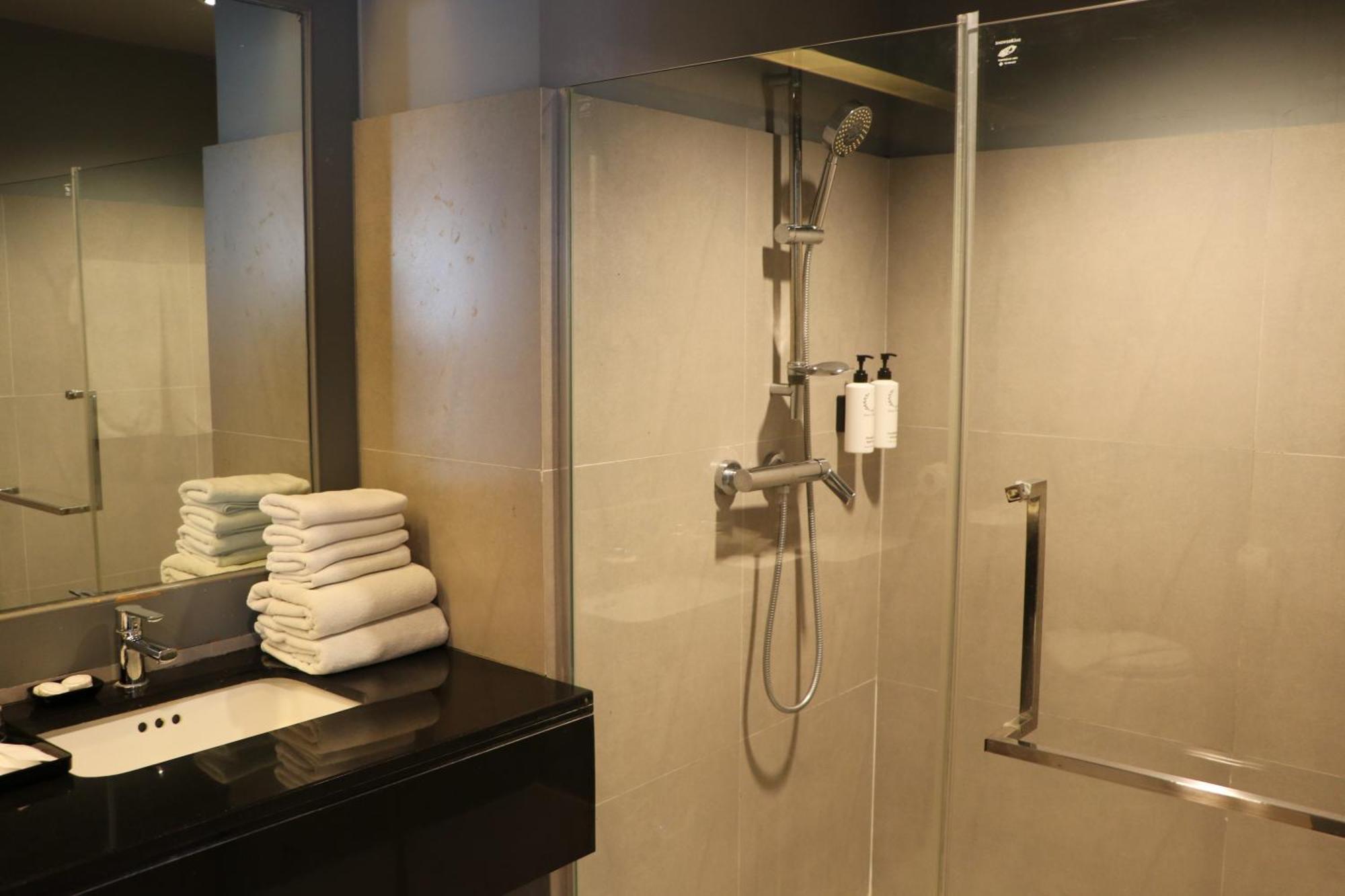 Journeyhub Pattaya Central Extérieur photo